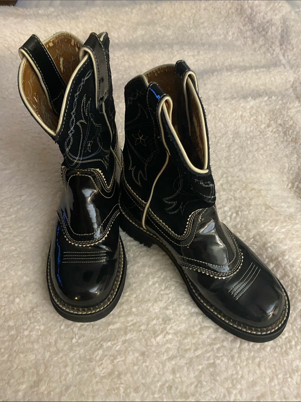 Ariat Fatbaby Boots. Black Patent Leather.  Size 8